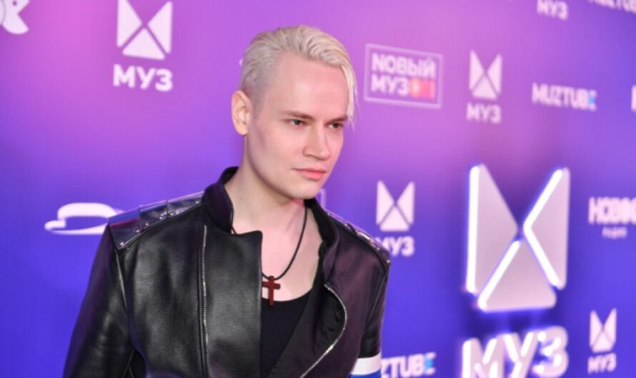 Потрепал за белокурую челку: певец Шура сравнил SHAMAN с лошадью