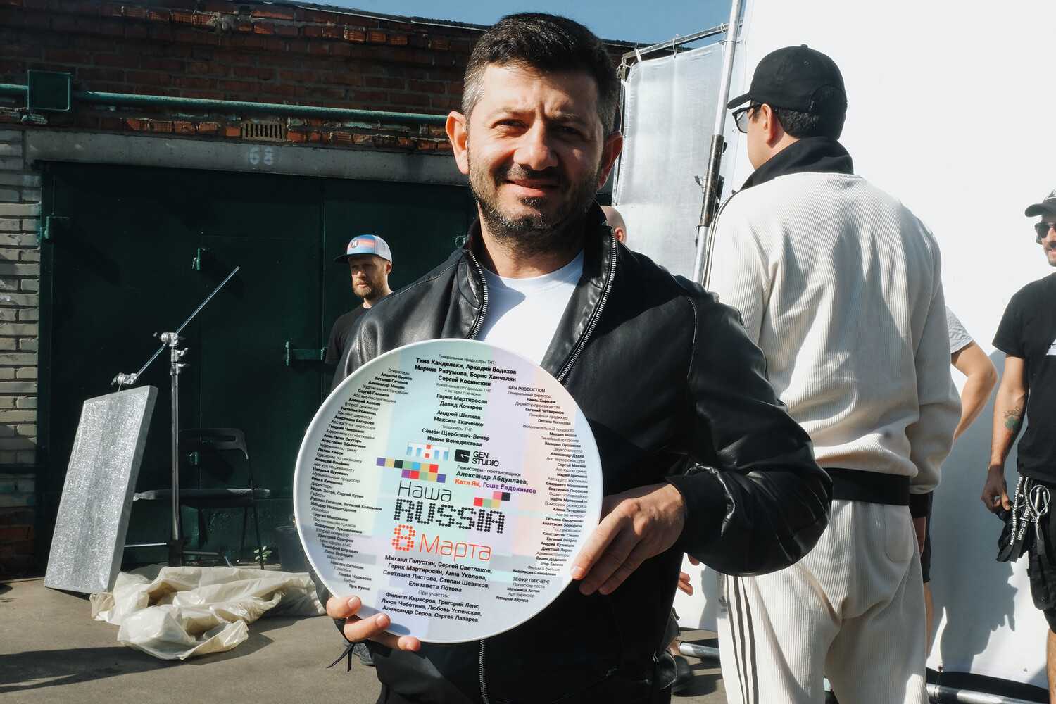 «Олечка — большой профессионал». Галустян — о Бузовой, «Звездах в джунглях» и сериале «жЫЫЫзнь»
