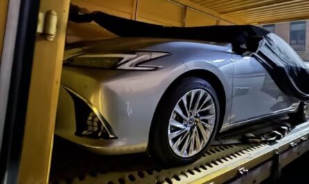 Рестайлинговый Lexus ES: первые фото без камуфляжа