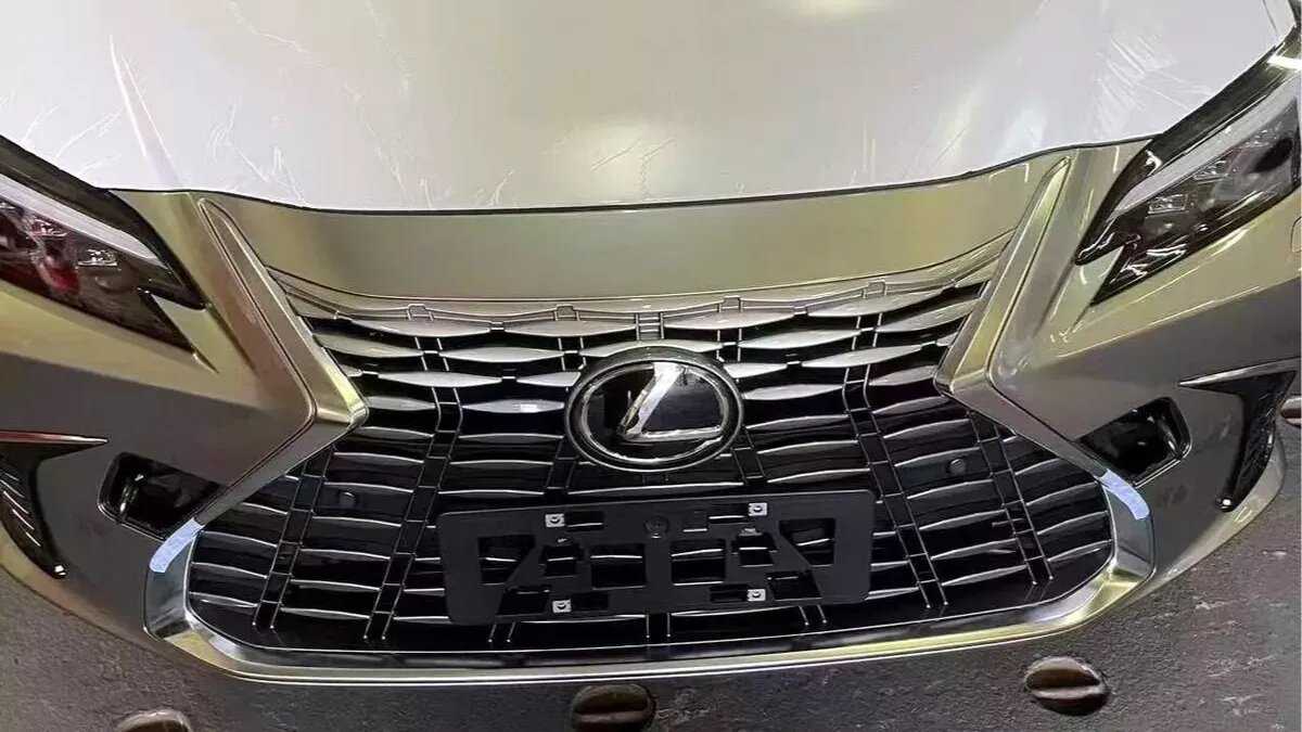 Обновлённый Lexus ES рассекретили в Китае1