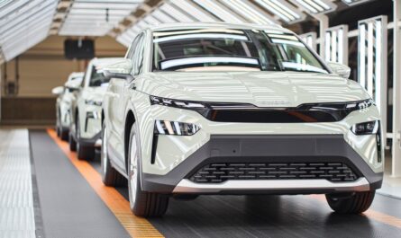 Началось производство доступного электрокроссовера Skoda Elroq