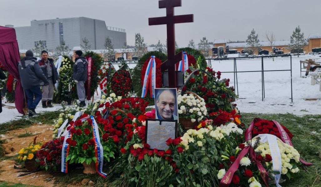 Упокой, Господи: как выглядит могила похороненного пять лет назад Валентина Гафта