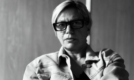 Интервью с Анной Пармас — о «Дорогом родственнике», Шнурове и съемках «Осторожно, модерн!»