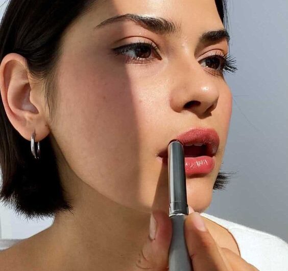 Недорогие аналоги помады Black Honey, Clinique: Catrice и Influence Beauty