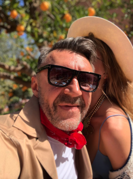 Названа дата возвращения Шнурова на большую сцену после развода с молодой женой