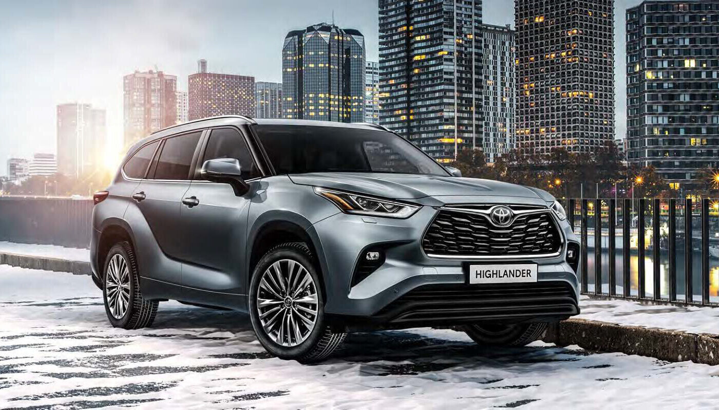 В России отзовут кроссоверы Toyota Highlander из-за опасных задних сидений