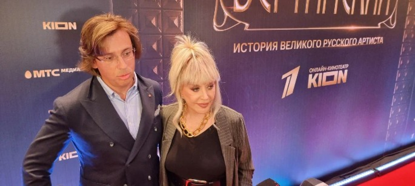 Взять на карандаш: в России фиксируют имена артистов, поздравивших с днем рождения беглую Пугачеву
