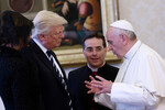 Папа Франциск во время встречи с&nbsp;президентом США Дональдом Трампом в&nbsp;Ватикане, 24&nbsp;мая 2017&nbsp;года