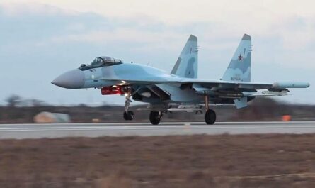 Экипаж Су-35С ВКС России выполнил боевое дежурство в курском приграничье