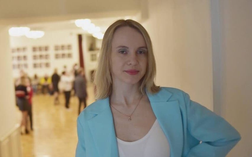 «Слишком счастливая»: Алсу впервые вышла в свет после подачи заявления на развод