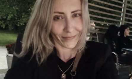 «Зарабатываю ноль»: Лерчек в слезах погасила долг в 23 миллиона рублей