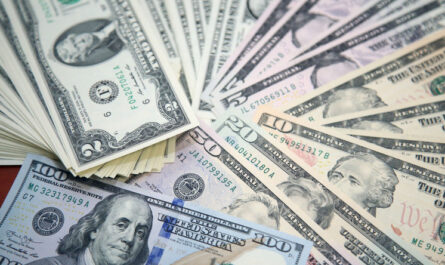 ЕС упорно пытается снизить потолок цен на российскую нефть до $45 за баррель: названы последствия