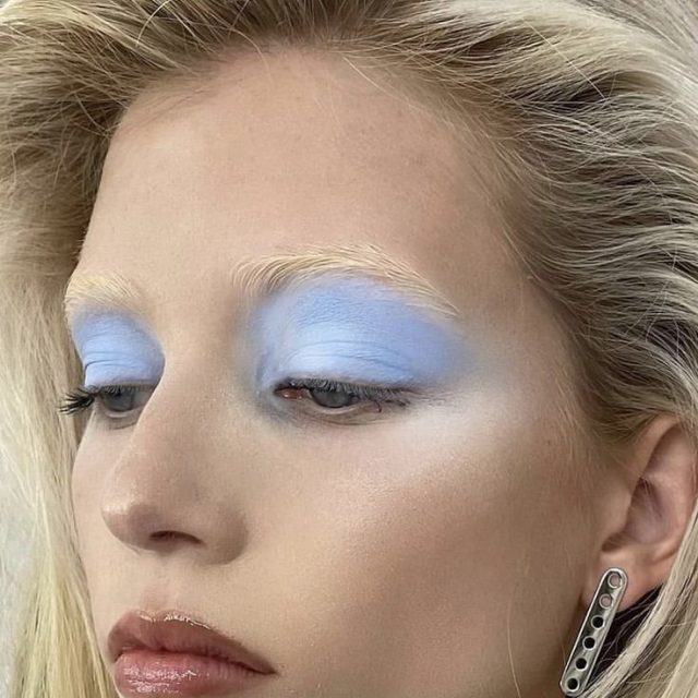 5 трендов летнего макияжа: guava girl makeup, «глаза русалки» и искусственные веснушки14