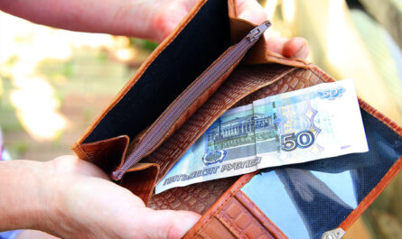 Россиянам стало нечем платить за ипотеку и автокредиты: задолженность растет