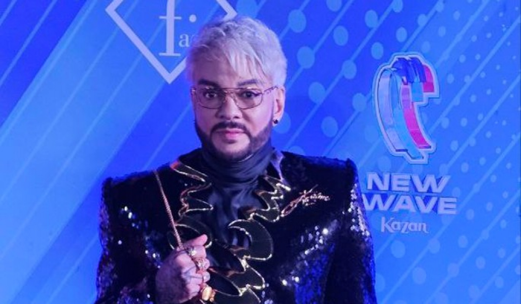 Серьезно больной Киркоров рухнул на сцену прямо во время выступления
