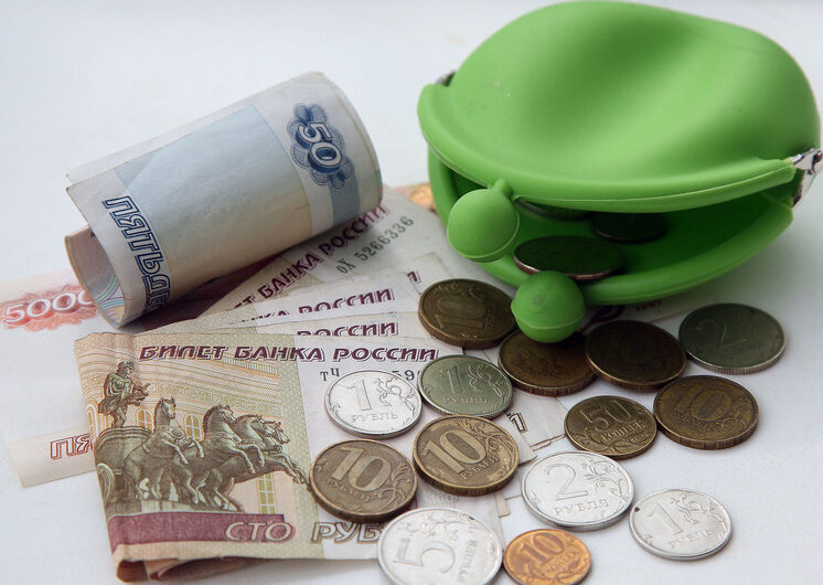 Две трети россиян считают, что их рабочая нагрузка выросла, а доходы — нет