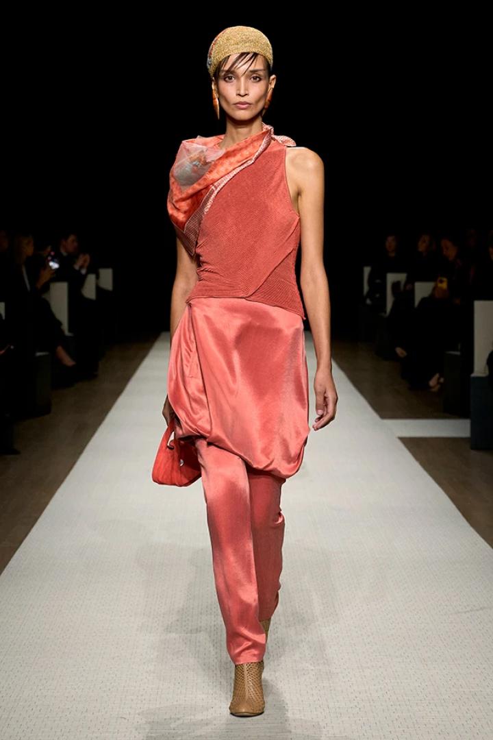 Georgio Armani весна-лето 2025