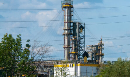 Эксперты не нашли смысла в снижении потолка цен на российскую нефть до $44,1 за баррель