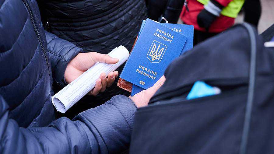 Украинцы выбирают опасные маршруты для побега из страны