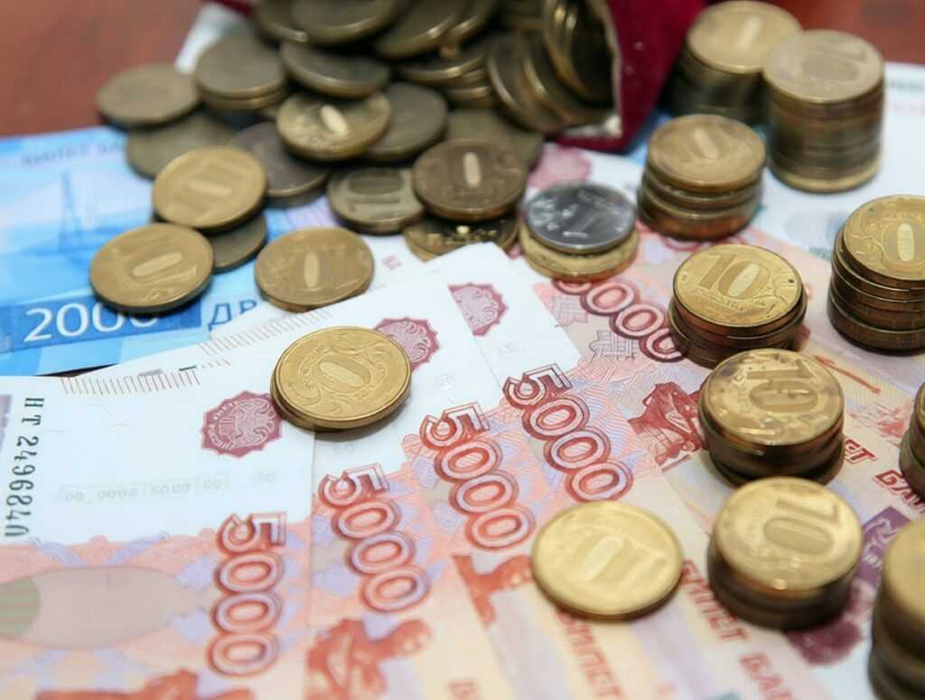 Минфин остановил торговлю валютой: эксперт назвал новый курс доллара и объяснил, чего ждать рублю