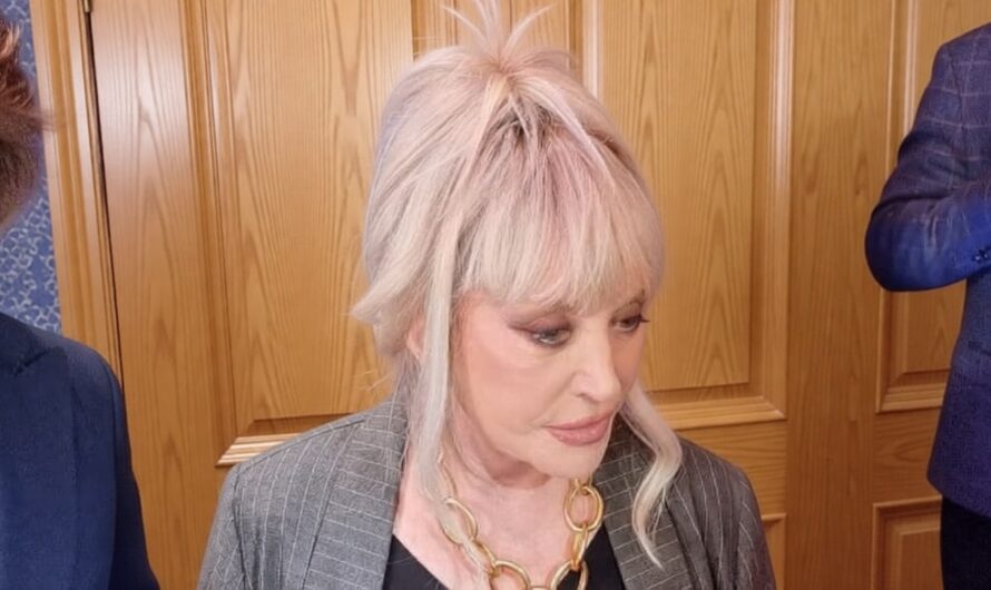 Алла Пугачева шокировала фанатов «советским» секретом на Кипре: гречка, портрет и хромота